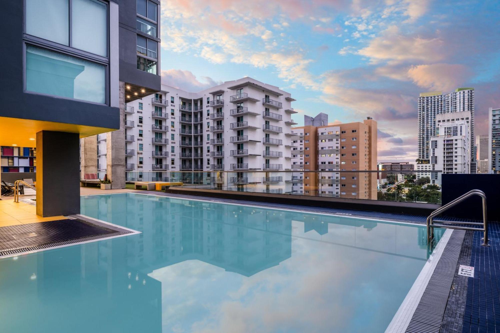 Atwell Suites Miami Brickell By Ihg Екстер'єр фото